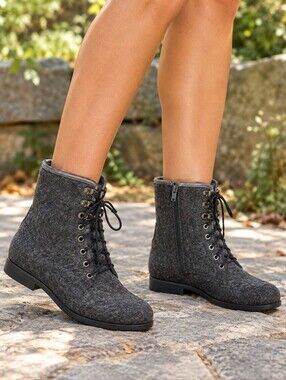 Eric Michael Waterproof Gray Women's Ankle Boots. Size 10.